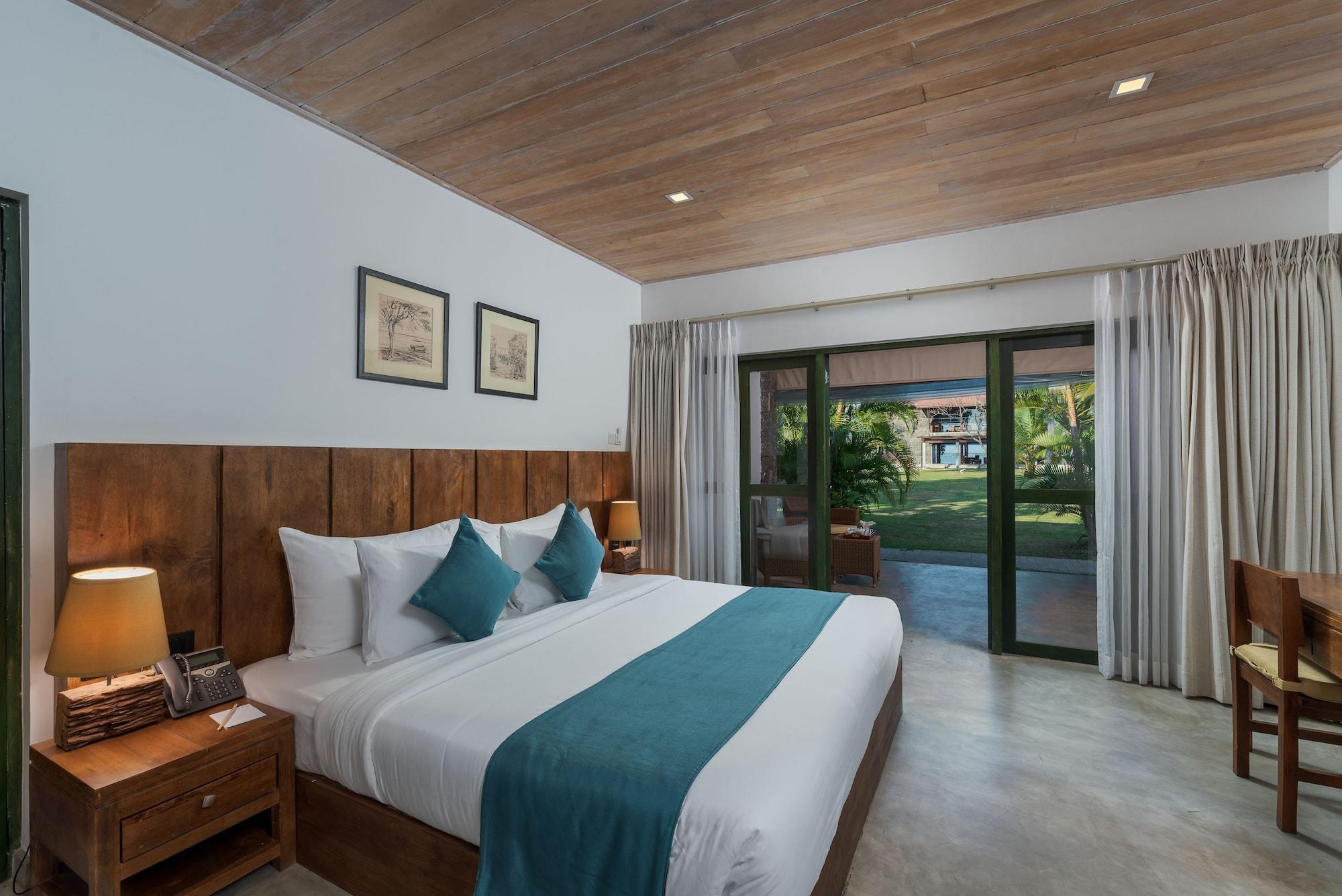 Regenta Arie Lagoon Hotel 5*
