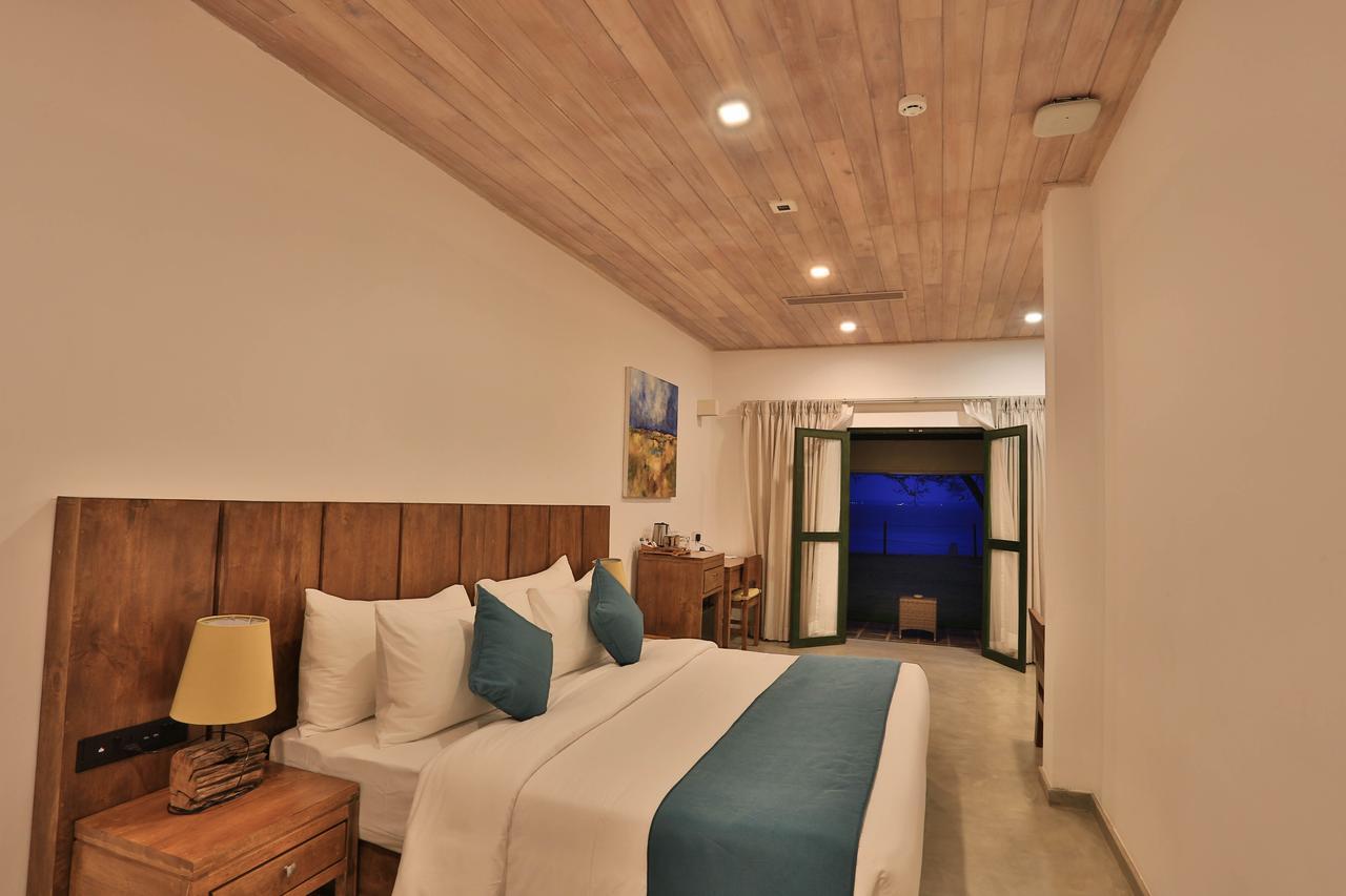 Hotel Regenta Arie Lagoon 5*